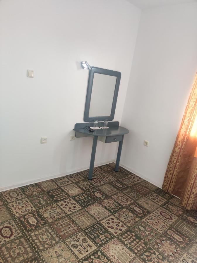 ホテル Кианти Kŭrdzhali エクステリア 写真